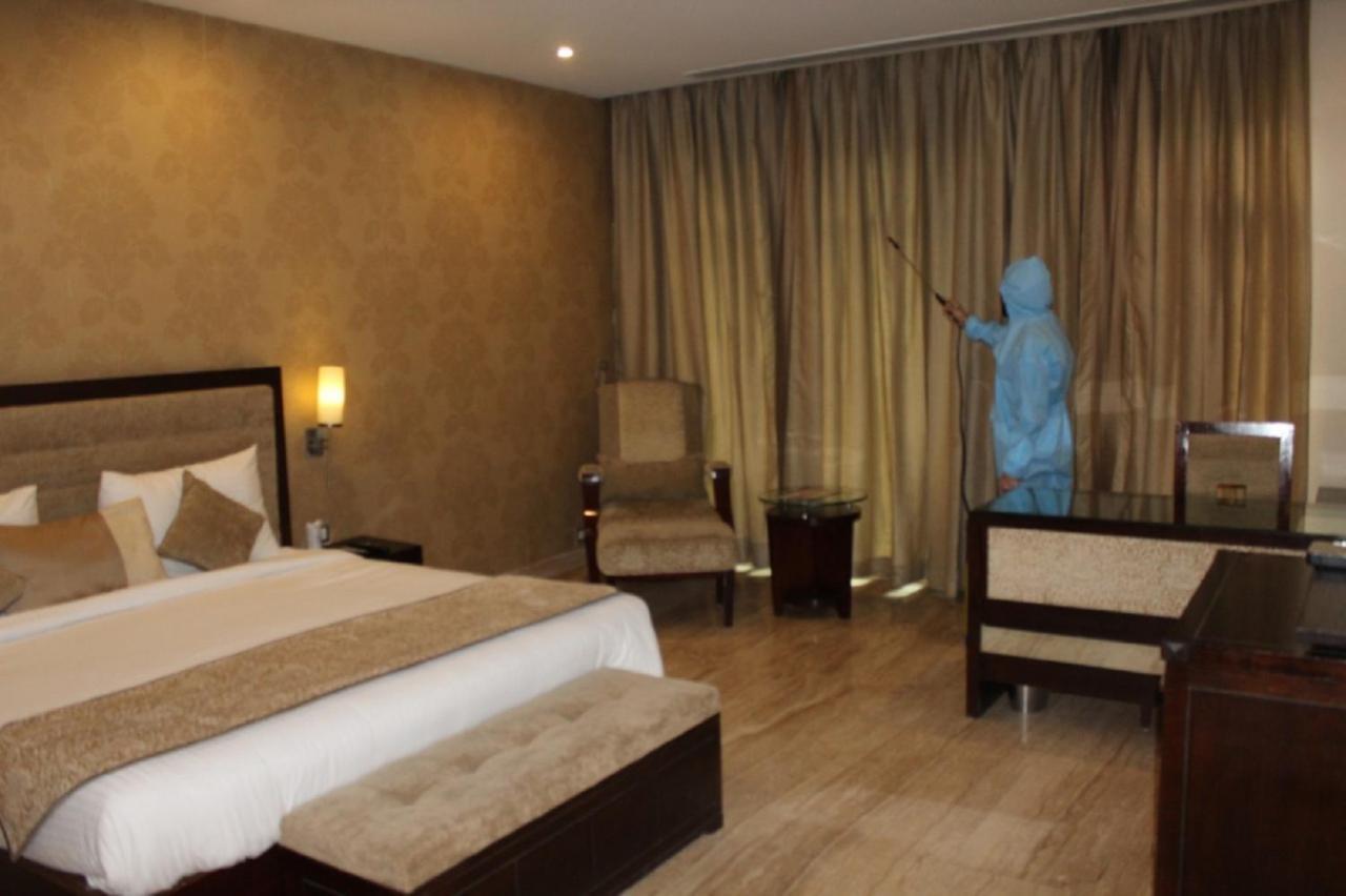 Royal Residence Iffco Chowk Gurgaon Luaran gambar