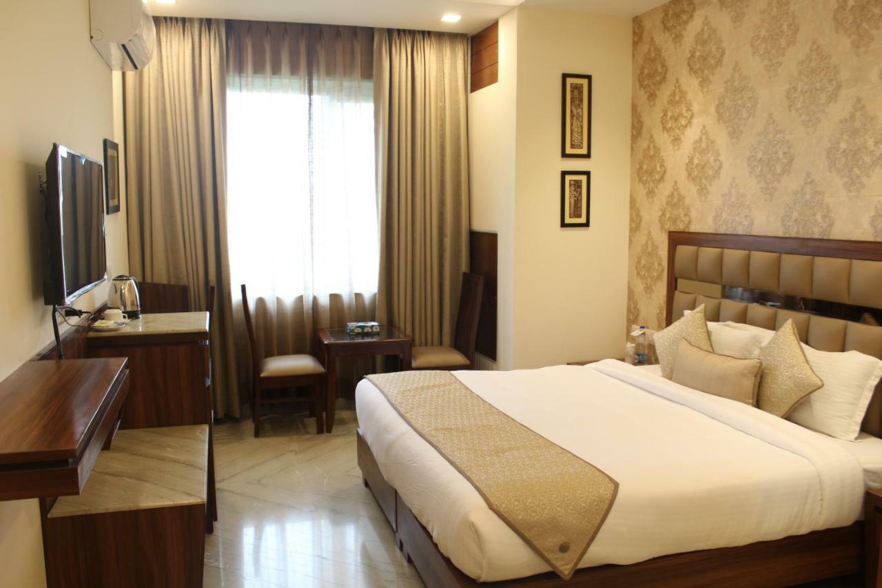 Royal Residence Iffco Chowk Gurgaon Luaran gambar